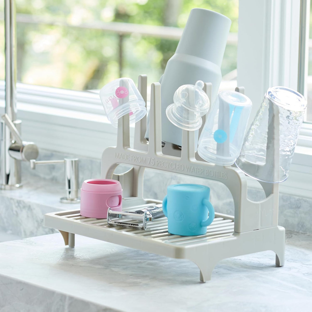 Gray Space Saving Drying Rack with Silicone Mat