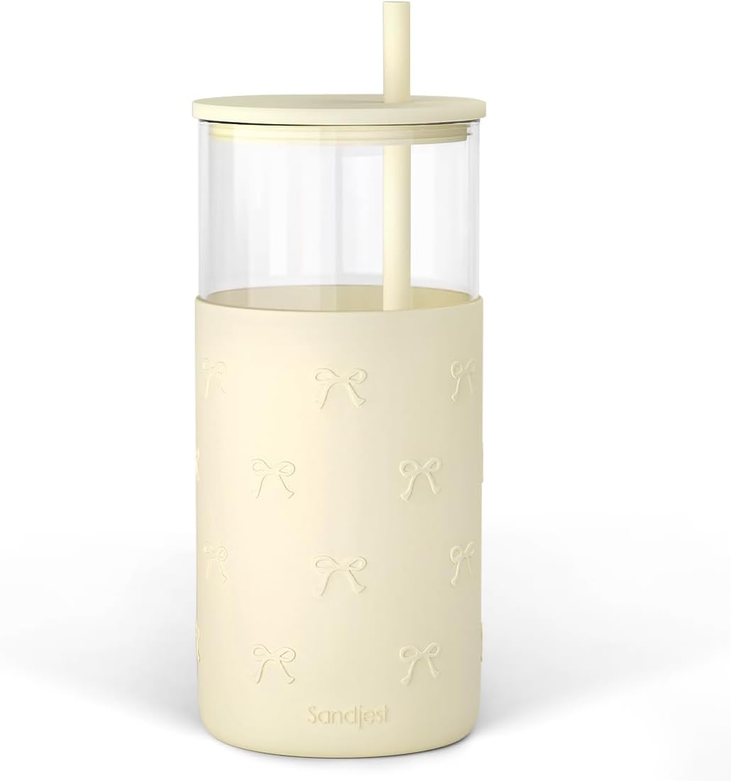 SANDJEST Glass Tumbler with Straw and Lid, Glass Water Bottle with Silicone Sleeve 20oz, Smoothie, Iced Coffee Cup, Gifts for Women Teen Girls Birthday Christmas (Cream)