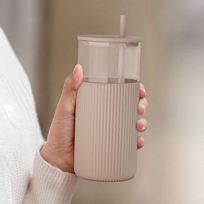 SANDJEST Glass Tumbler with Straw and Lid, Glass Water Bottle with Silicone Sleeve 20oz, Smoothie, Iced Coffee Cup, Gifts for Women Teen Girls Birthday Christmas (Cream)