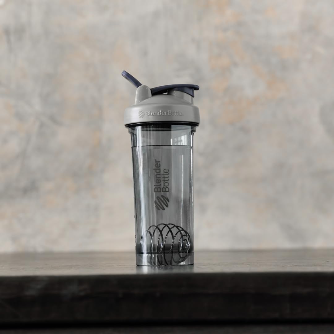 BlenderBottle Shaker Bottle Pro Series Perfect for Protein Shakes and Pre Workout, 24-Ounce, Black