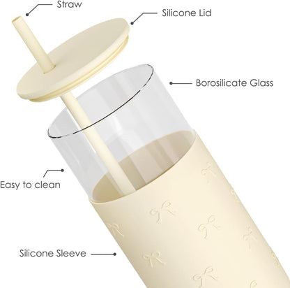 SANDJEST Glass Tumbler with Straw and Lid, Glass Water Bottle with Silicone Sleeve 20oz, Smoothie, Iced Coffee Cup, Gifts for Women Teen Girls Birthday Christmas (Cream)