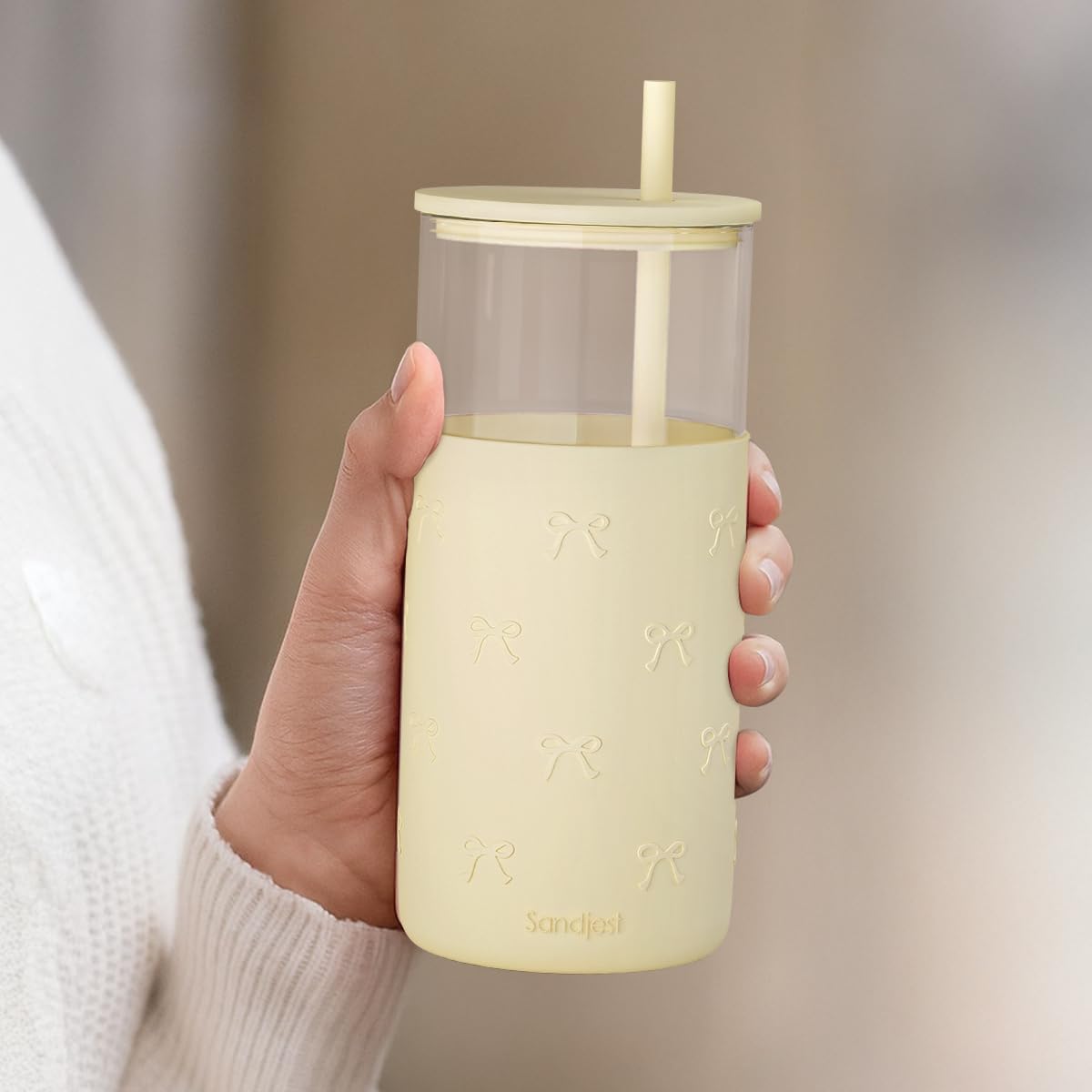 SANDJEST Glass Tumbler with Straw and Lid, Glass Water Bottle with Silicone Sleeve 20oz, Smoothie, Iced Coffee Cup, Gifts for Women Teen Girls Birthday Christmas (Cream)