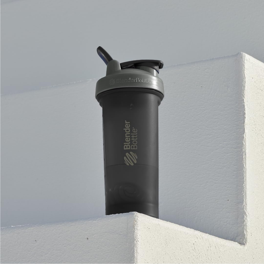 BlenderBottle Classic V2 Shaker Bottle Perfect for Protein Shakes and Pre Workout, 20-Ounce, Clear/Black