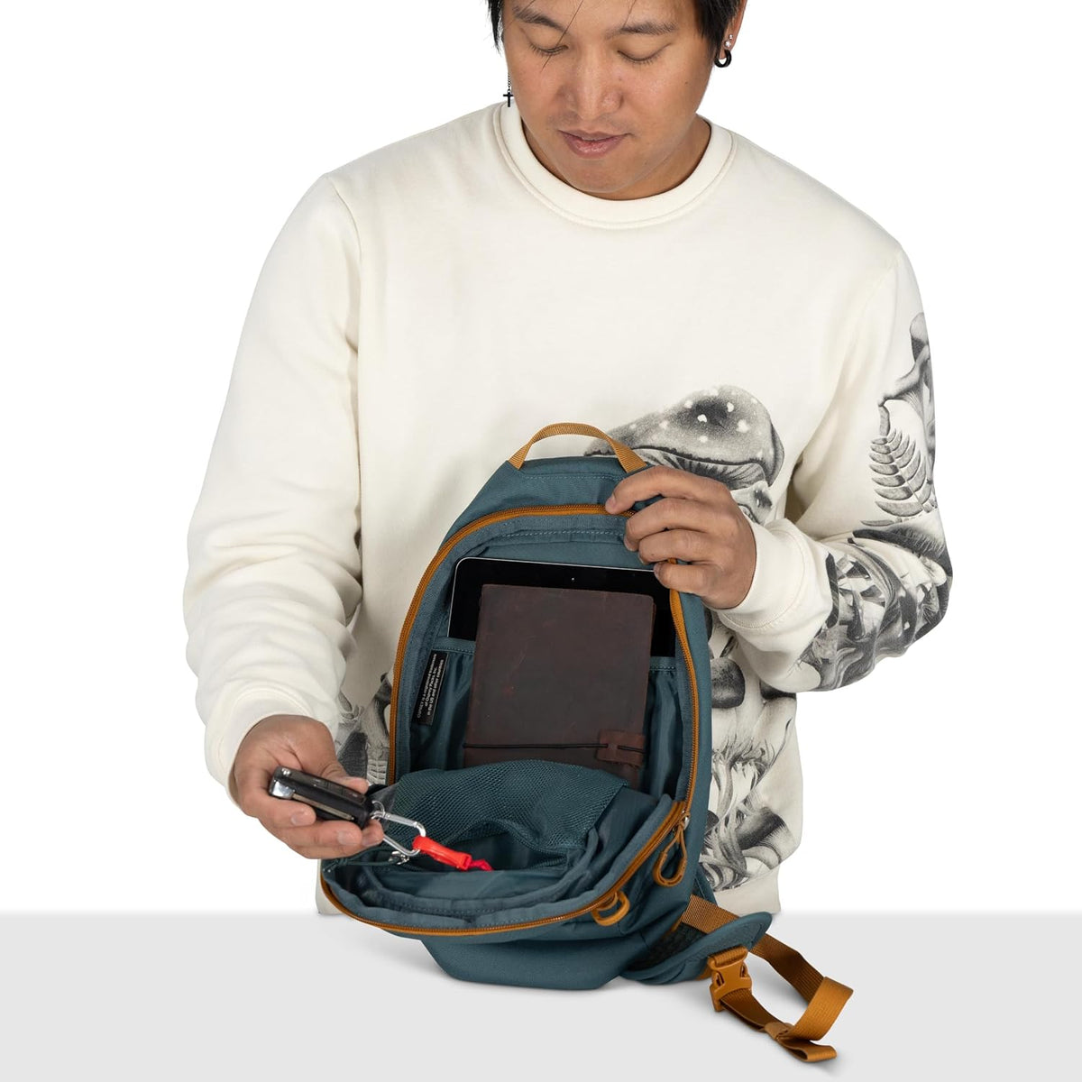 Daylite Shoulder Sling Bag, Black OS