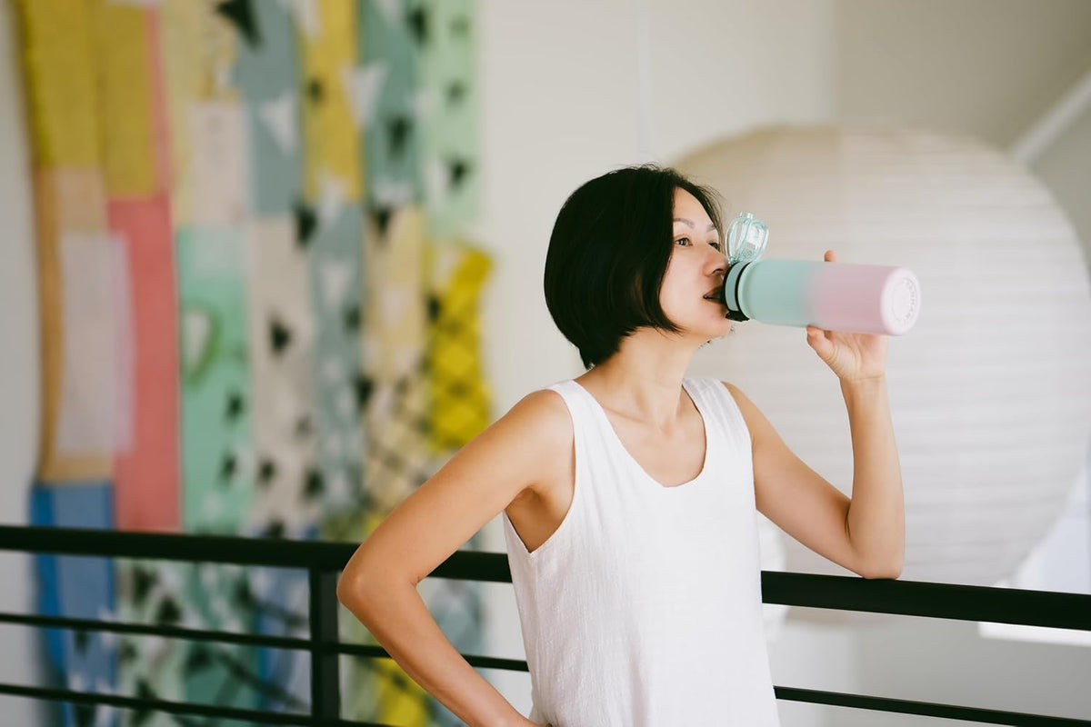 20oz Insulated Water Bottle with Anti-dust Chug Lid, Green Blue