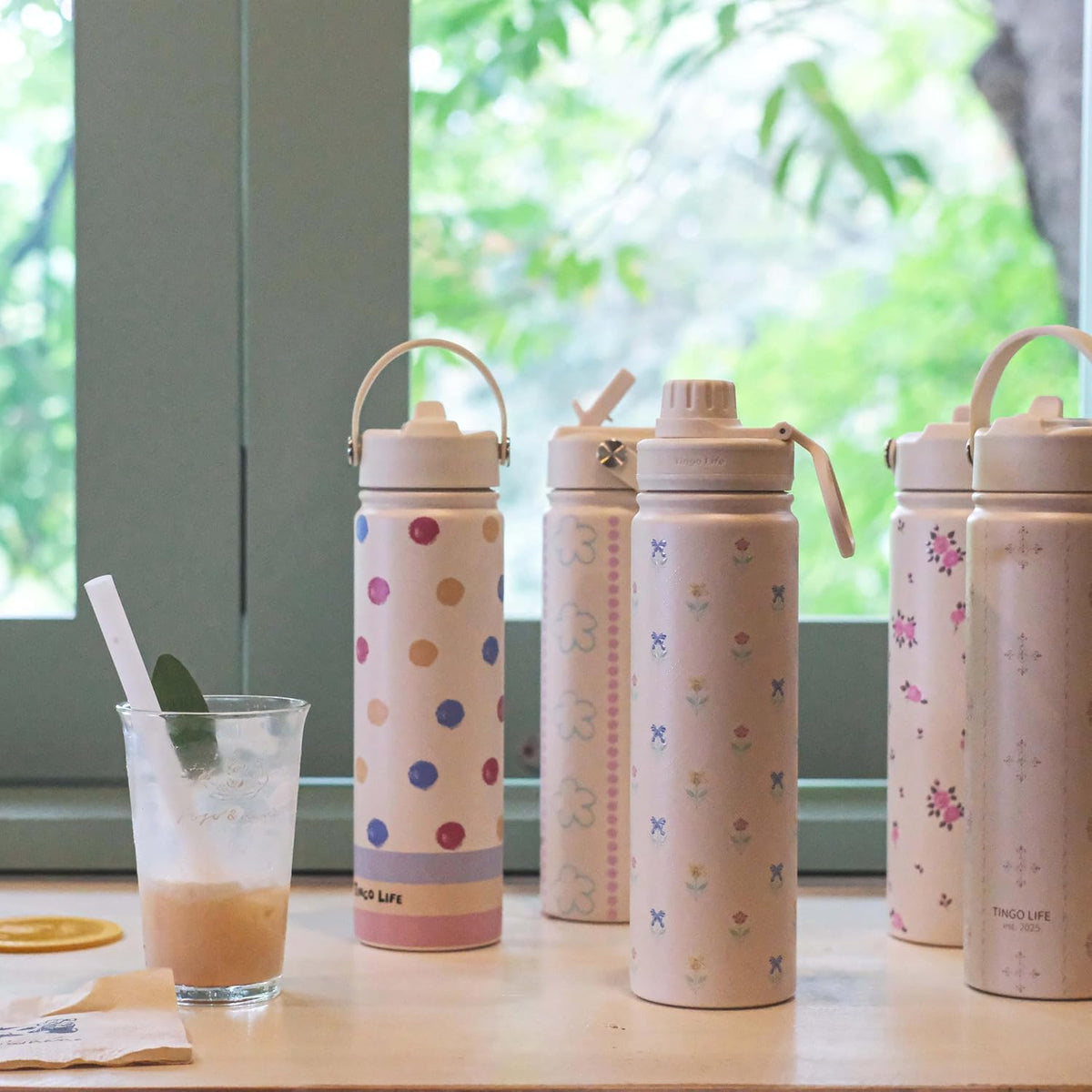 25oz Insulated Stainless Steel Aesthetic Cute Water Bottle - 2 Lids Included (Straw + Sport Handle), Leakproof BPA-Free, Dreamy Cream Cute Floral Design, Perfect Gym/Yoga/Office Companion