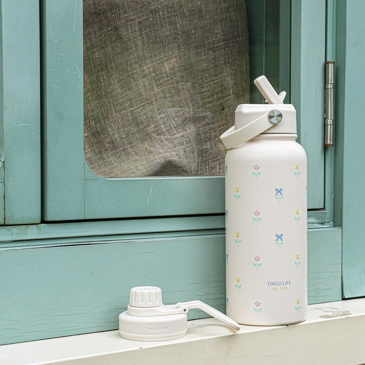 25oz Insulated Stainless Steel Aesthetic Cute Water Bottle - 2 Lids Included (Straw + Sport Handle), Leakproof BPA-Free, Dreamy Cream Cute Floral Design, Perfect Gym/Yoga/Office Companion