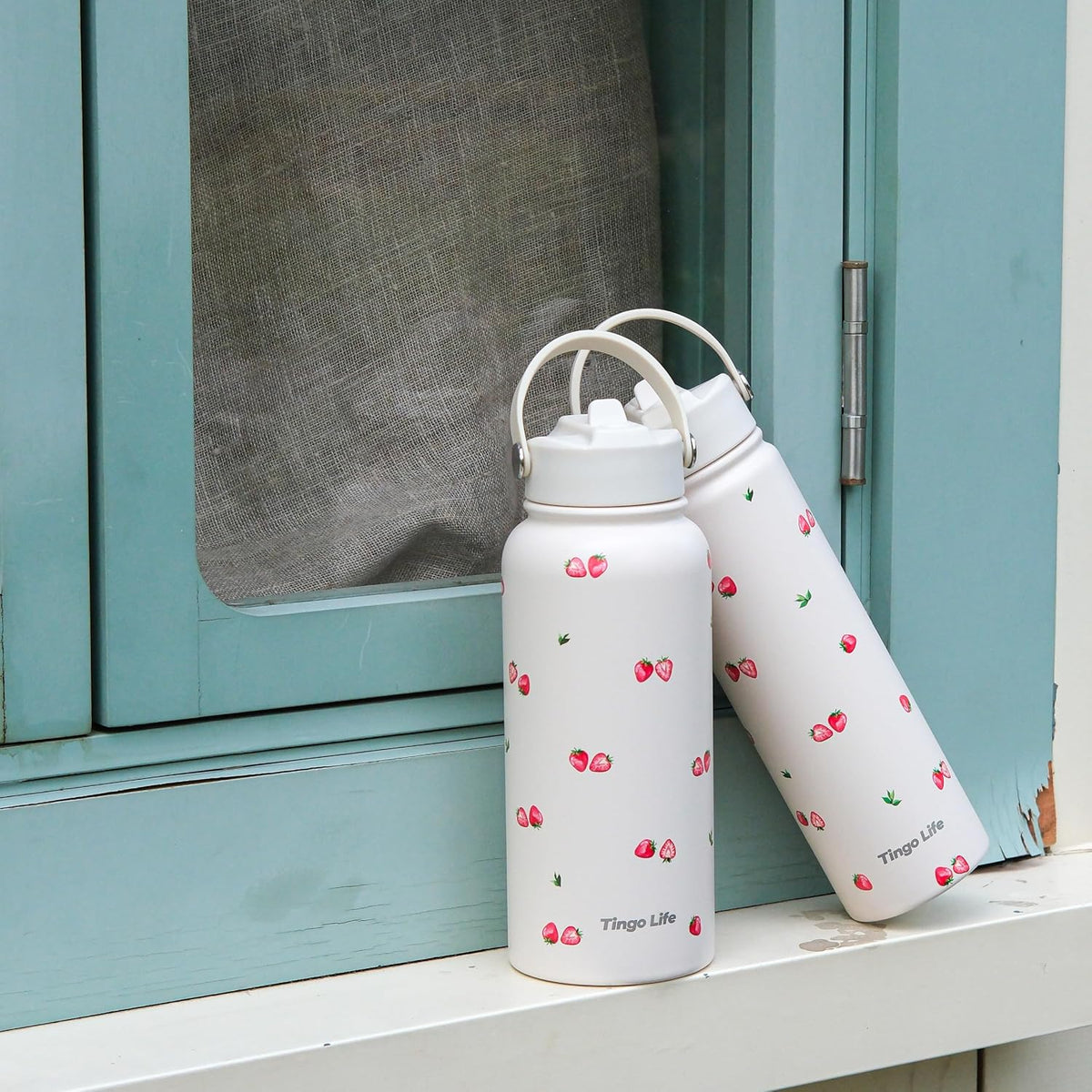 25oz Insulated Stainless Steel Aesthetic Cute Water Bottle - 2 Lids Included (Straw + Sport Handle), Leakproof BPA-Free, Dreamy Cream Cute Floral Design, Perfect Gym/Yoga/Office Companion