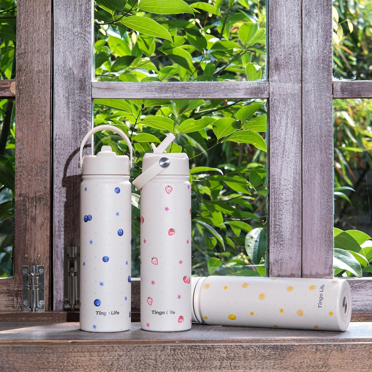 25oz Insulated Stainless Steel Aesthetic Cute Water Bottle - 2 Lids Included (Straw + Sport Handle), Leakproof BPA-Free, Dreamy Cream Cute Floral Design, Perfect Gym/Yoga/Office Companion