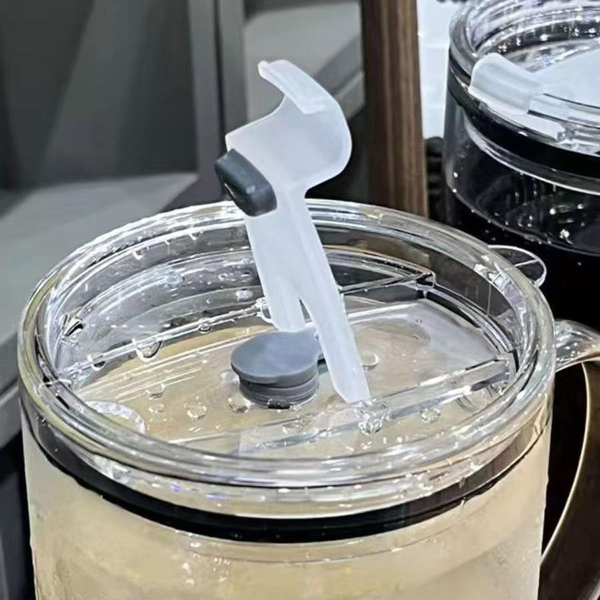 Glass Water Cup with Handle - 32 oz, Clear Mug with Lid and Straw，Thick Transparent Mug for Coffee, Milk, Juice,Perfect for Office and Live at Home Use