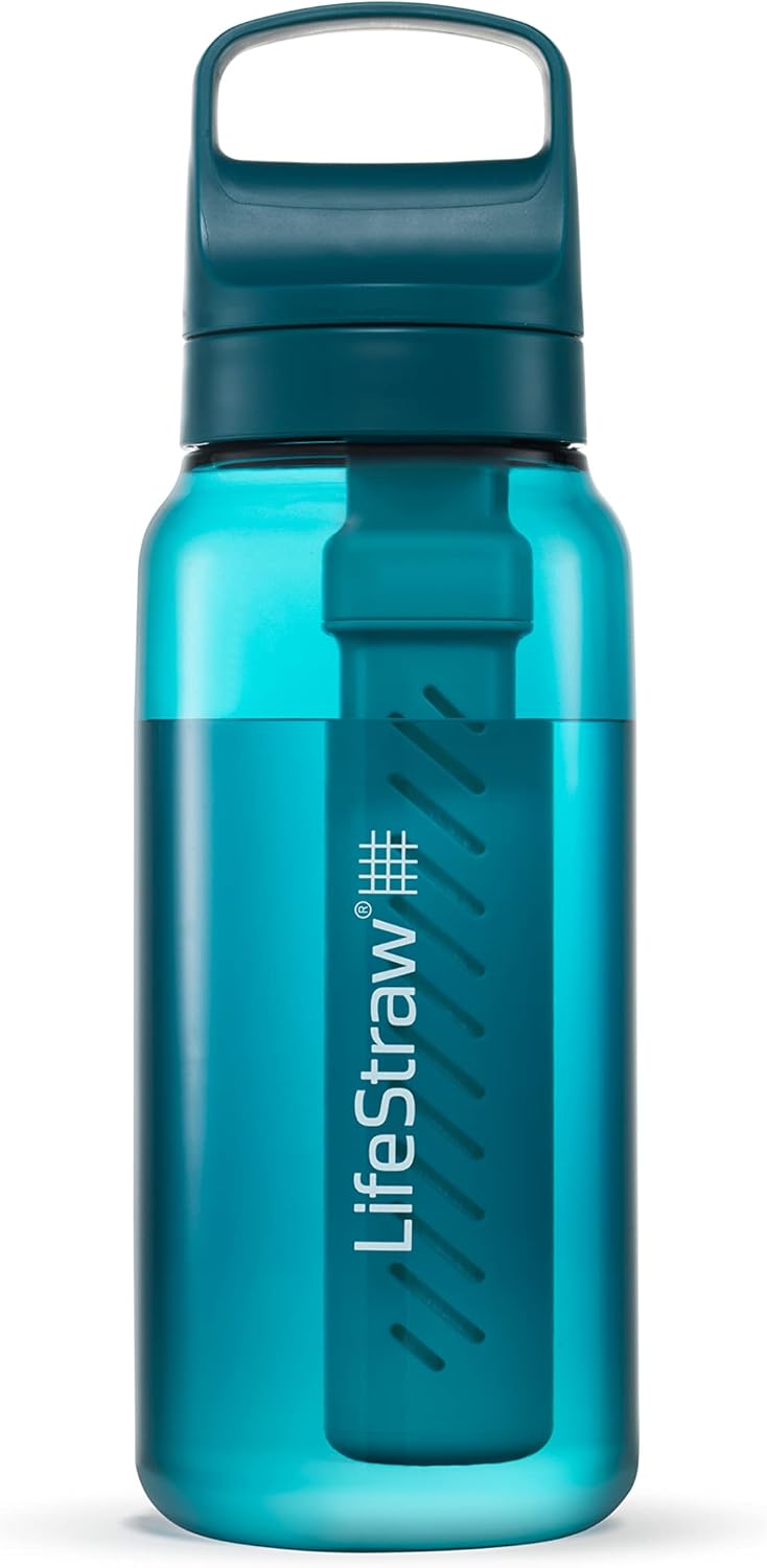 LifeStraw Go Series – BPA-Free Water Filter Bottle for Travel and Everyday use removes Bacteria, parasites and microplastics, Improves Taste, 22oz; Clear