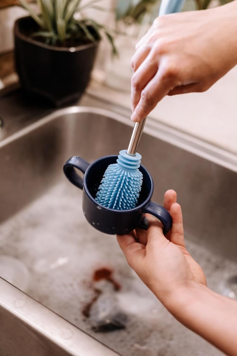 Haakaa Silicone Cleaning Brush Kit – Household Cleaning Brushes for Bottles and Crevices – Food-Grade Silicone: Dishwasher Safe (Brush-Blush)