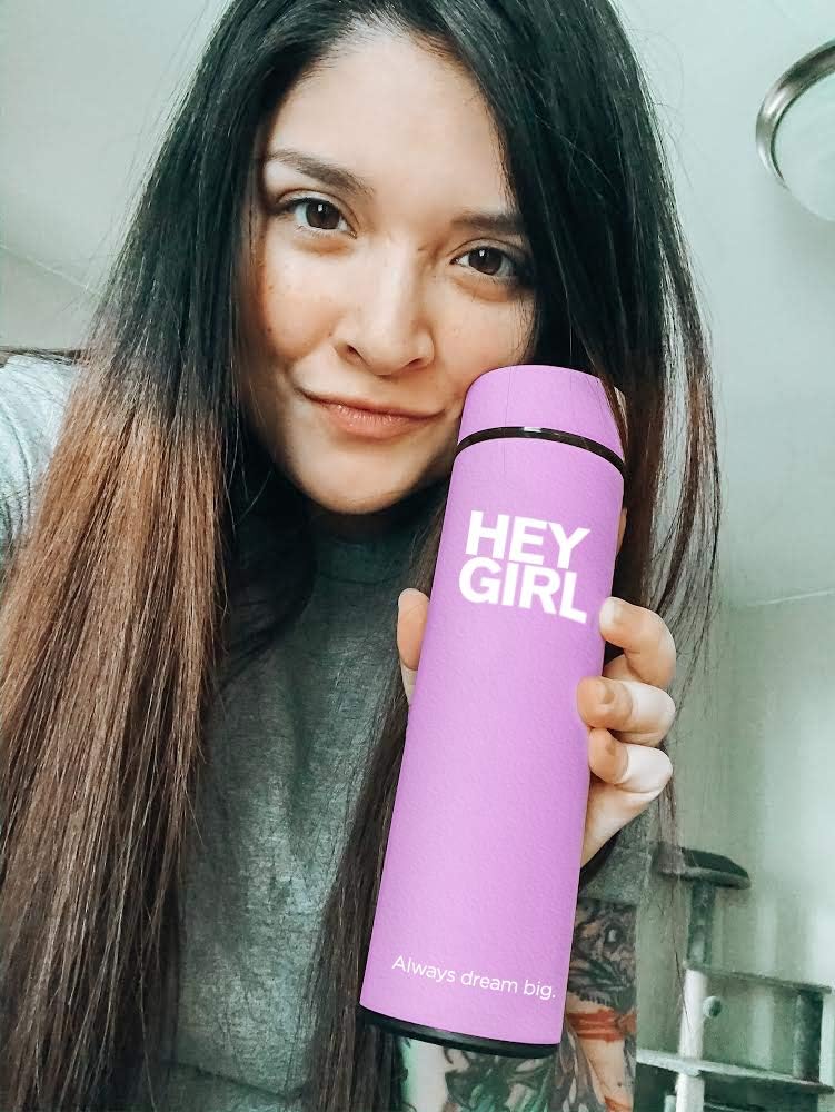 Hey Girl Tea Infuser Bottle 450ml - Insulated Stainless Steel Water Bottle - Tea Tumbler with Tea Diffuser - Portable Travel Mug for Loose Leaf Tea & Infused Water - Tea Lovers Gifts for Women (Pink)