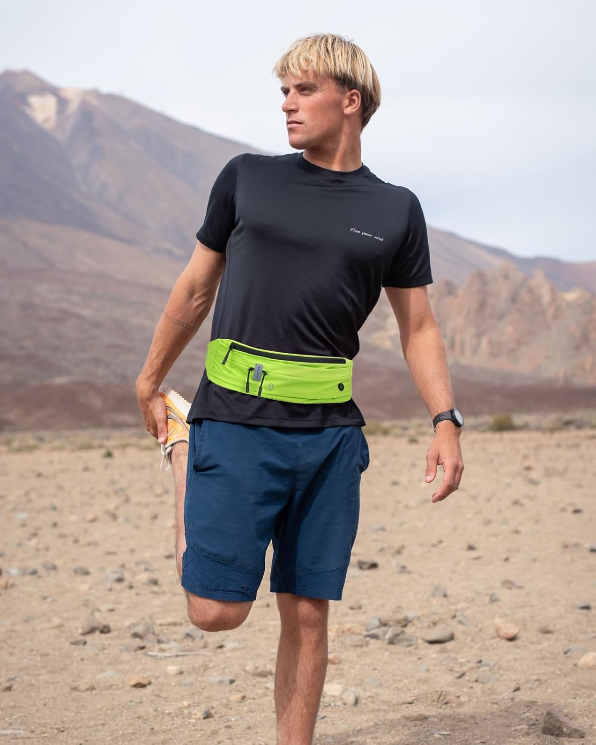 WATERFLY Running Belt Fanny Pack: Runner Marathon Jogging Waist Pack Sport Workout Exercise Fitness Phone Holder Belt for Men Women Jogger Slim Waist Bag Black