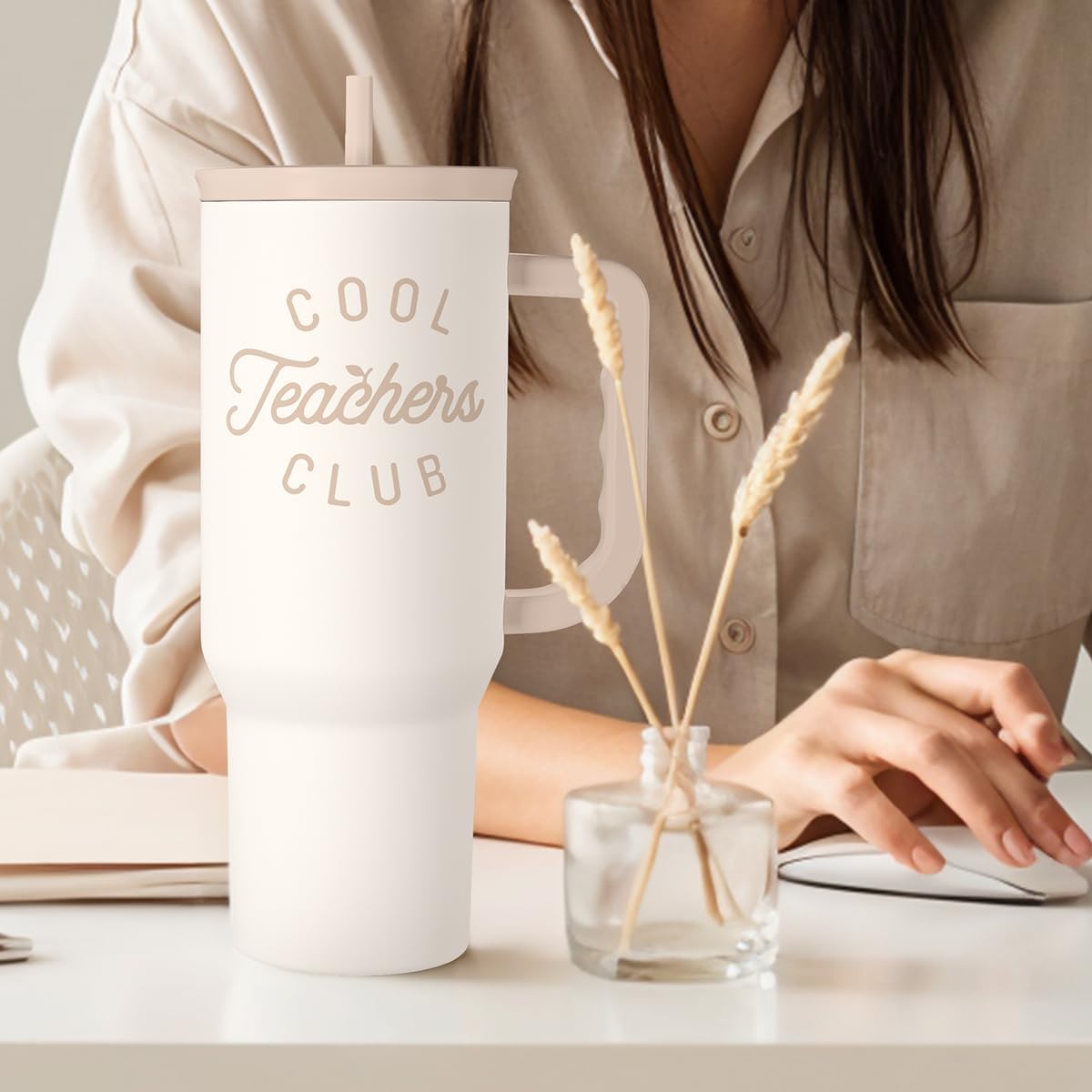 Floral Tumbler with Handle 40oz, Stainless Steel Insulated Tumblers Coffee Travel Mug Cup with Straw, Flower Coffee Cup Gifts for Women Girls, Gift for Her on Christmas Birthday Mothers Day
