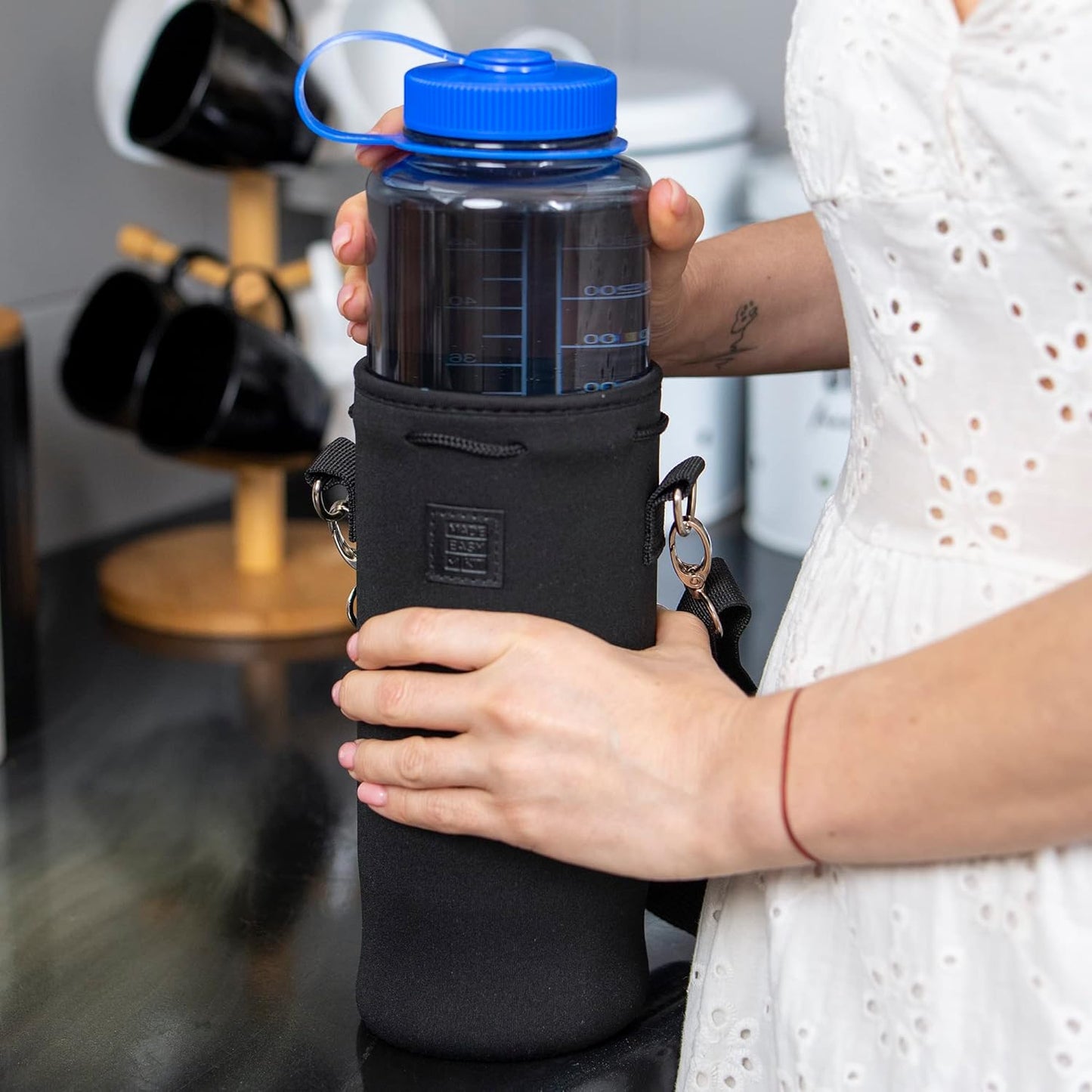 Made Easy Kit Neoprene Water Bottle Carrier Holder with Adjustable Shoulder Strap for Insulating & Carrying Water Container Canteen Flask Available in 5 Sizes (Black, M (16oz-22oz))