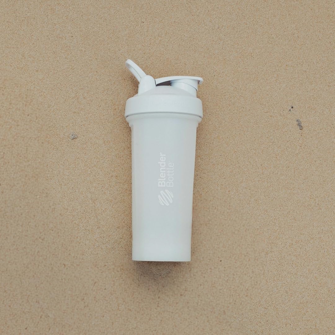 BlenderBottle Classic V2 Shaker Bottle Perfect for Protein Shakes and Pre Workout, 20-Ounce, Clear/Black
