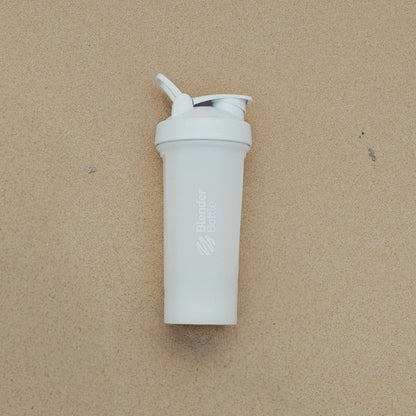 BlenderBottle Classic V2 Shaker Bottle Perfect for Protein Shakes and Pre Workout, 20-Ounce, Clear/Black