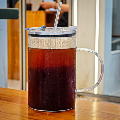 SUROQUE 20oz Ribbed Glass Tumblers with Lids & Straws, Ideal for Iced Coffee, Cocktails & More - Includes Cleaning Brush