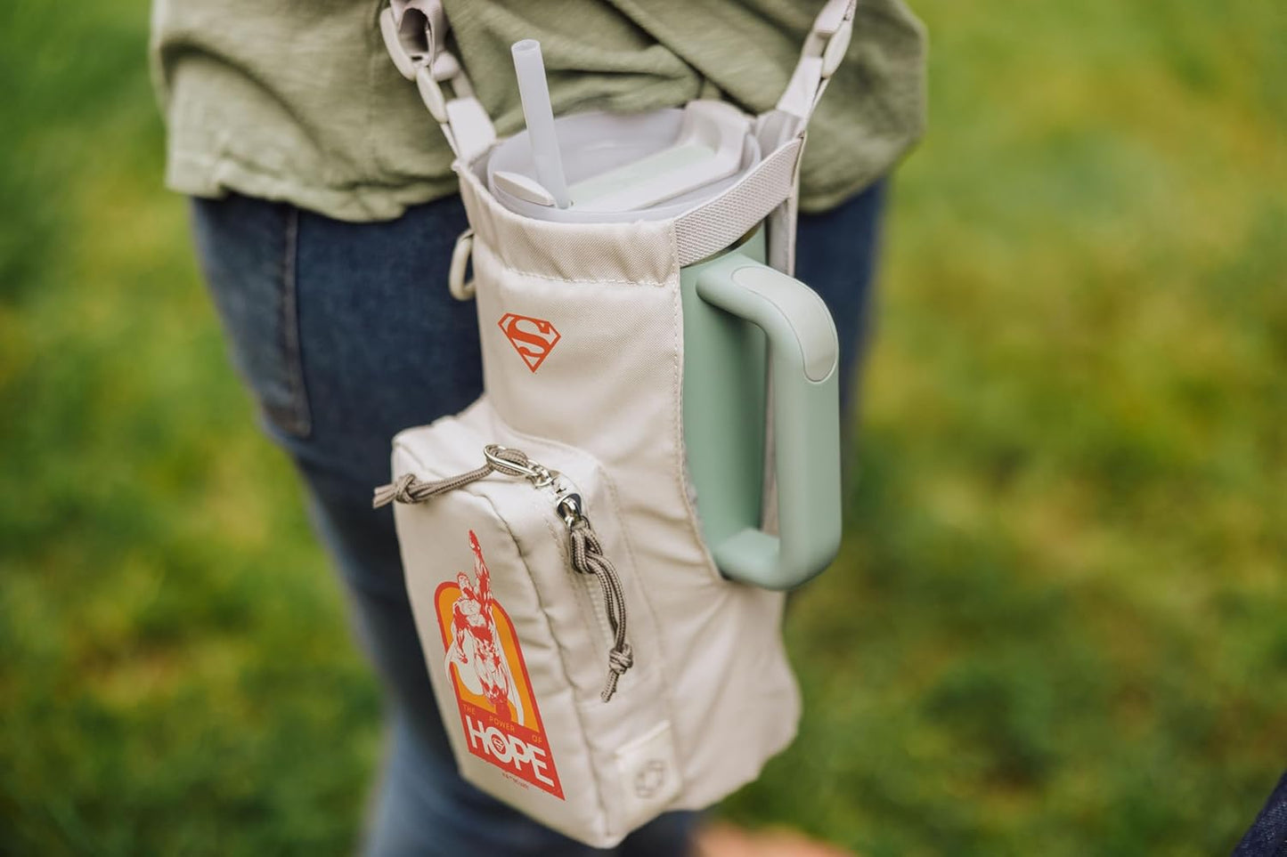 Picnic TIME Eclipse 40 oz Tumbler Tote and Crossbody Drink Carrier, Water Bottle Holder with Adjustable Shoulder Strap and Zipper Phone Pocket