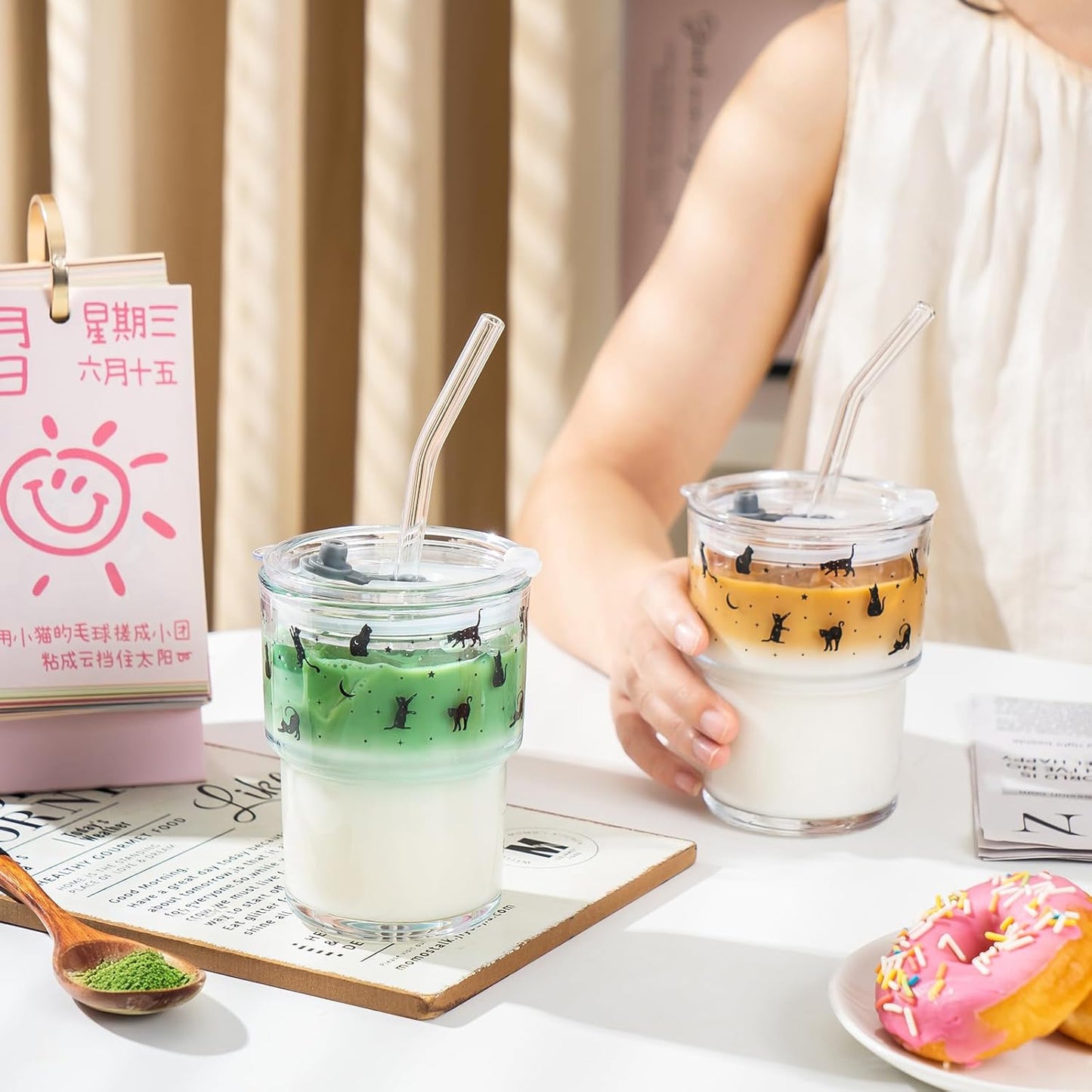 Olvini 13oz Glass Tumbler with Straw and Lid, Reusable Iced Coffee Cup Tumbler, Cute Glass Cups for Water, Matcha, Travel Coffee Mugs (Daisy)