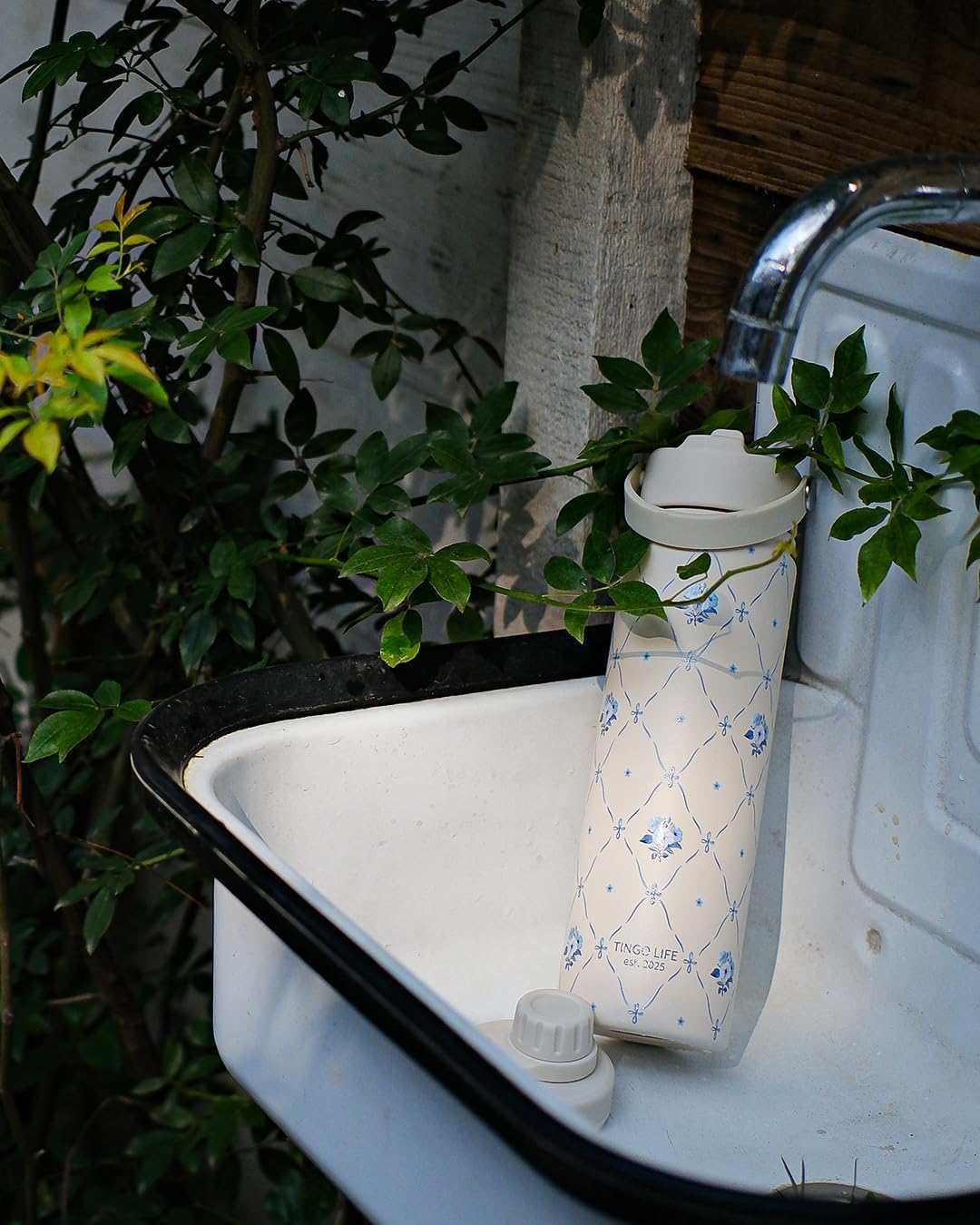 25oz Insulated Stainless Steel Aesthetic Cute Water Bottle - 2 Lids Included (Straw + Sport Handle), Leakproof BPA-Free, Dreamy Cream Cute Floral Design, Perfect Gym/Yoga/Office Companion