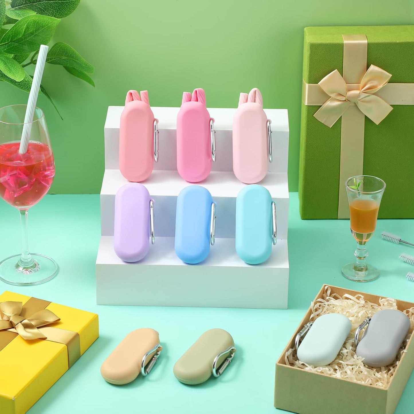 Irenare 20 Sets Silicone Straws with Case Reusable Collapsible Foldable Travel Portable Straw Cold or Hot Drinking with Carry Case, Long Cleaning Brush and Keychain, 10 Colors(Cute)