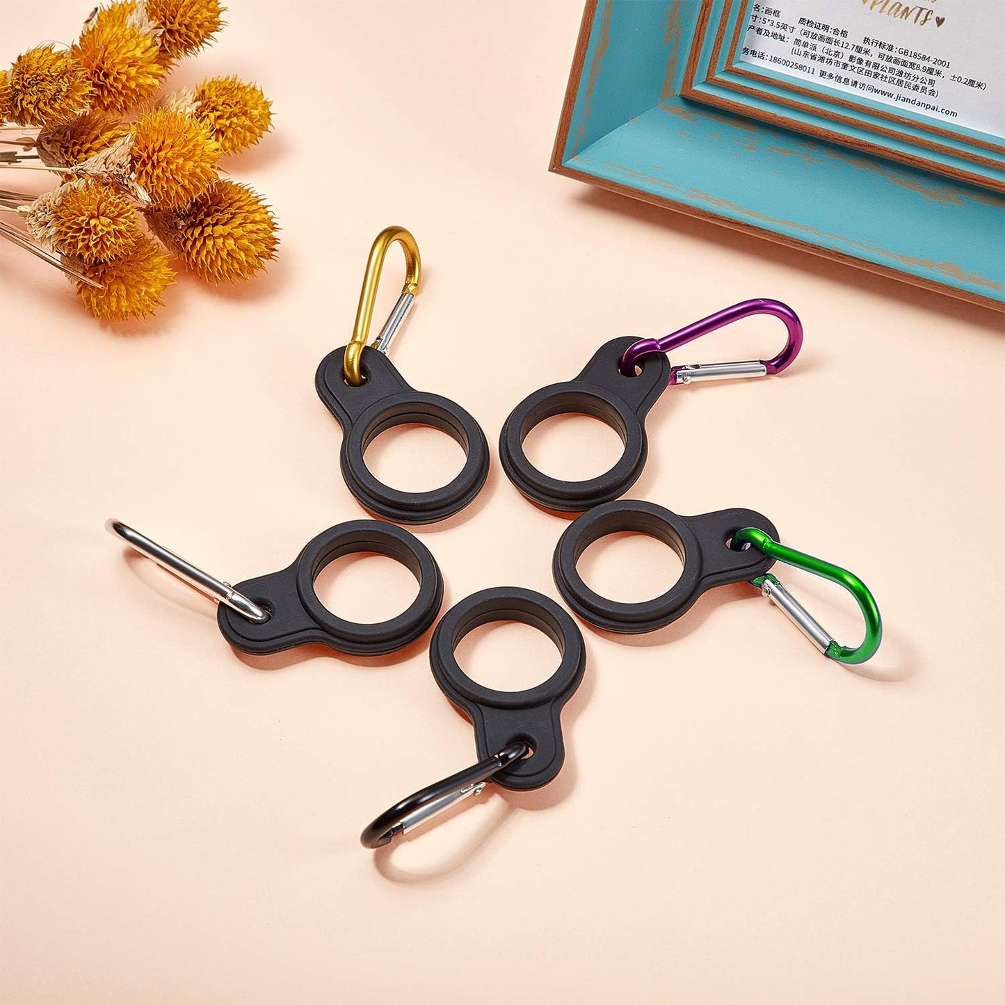 Boao 5 Sets Silicone Water Bottle Carrier with 5 Pieces Keychain Clip Key Ring Clip for Outdoor Activities or Daily Use (Black, Silver, Yellow, Purple and Green)