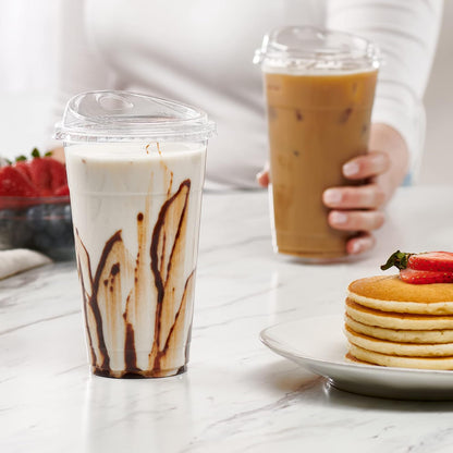 GUSTO Clear Plastic Cups with Lids [24 oz - 100 Count - Disposable Iced Coffee Drink Cups with Strawless Sip Lids for Smoothies, Juices, and More - (Formerly Comfy Package)