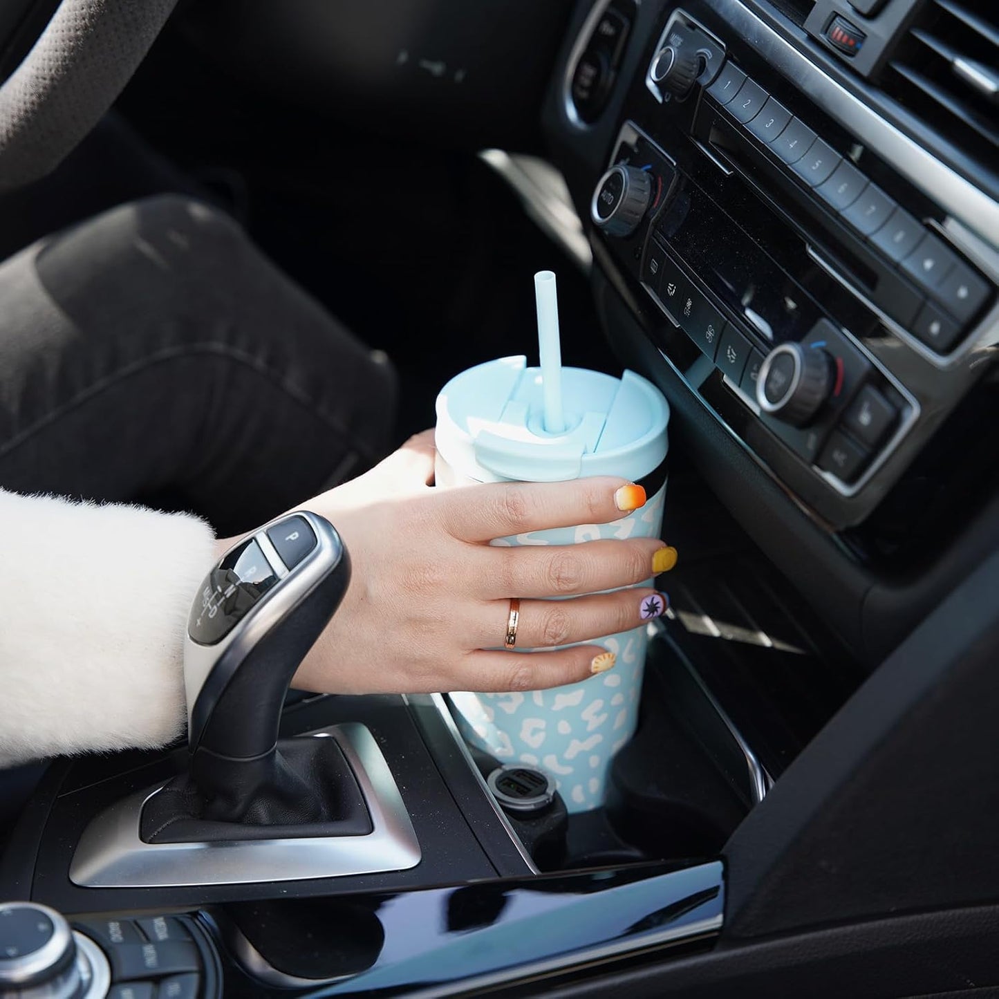 BJPKPK 22oz Insulated Tumbler With lid And Straw Stainless Steel Tumblers Travel Coffee Mug Reusable Thermal Cup,Sky