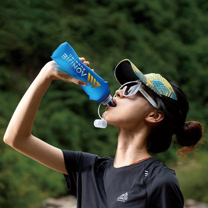 TRIWONDER Handheld Water Bottle for Running, Quick Grip Chill 17 oz Handheld Soft Water Bottle with Hand Strap Hydration Pack, BPA Sport Soft Flask (Blue)