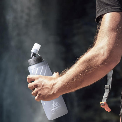 TRIWONDER Handheld Water Bottle for Running, Quick Grip Chill 17 oz Handheld Soft Water Bottle with Hand Strap Hydration Pack, BPA Sport Soft Flask (Blue)