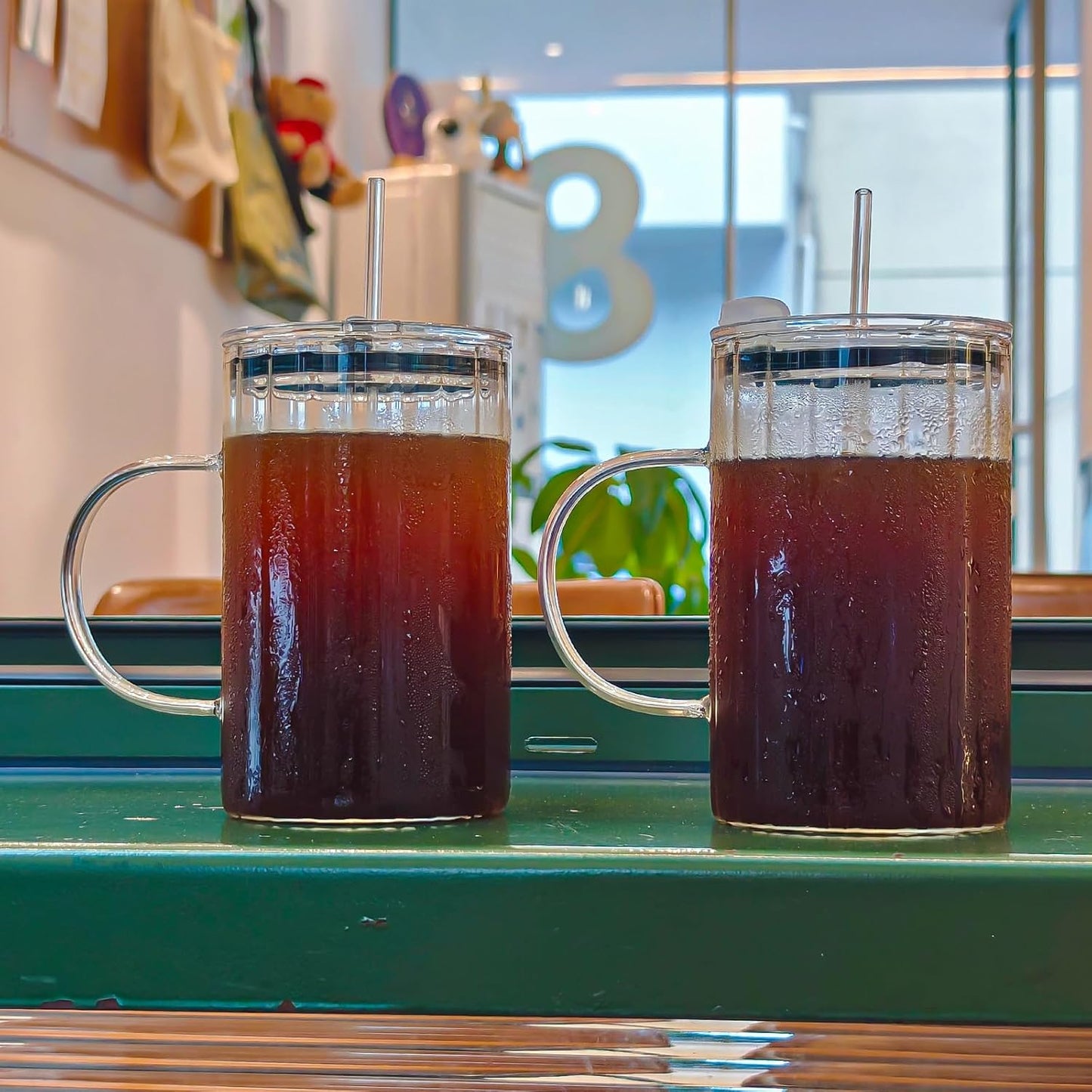 SUROQUE 20oz Ribbed Glass Tumblers with Lids & Straws, Ideal for Iced Coffee, Cocktails & More - Includes Cleaning Brush