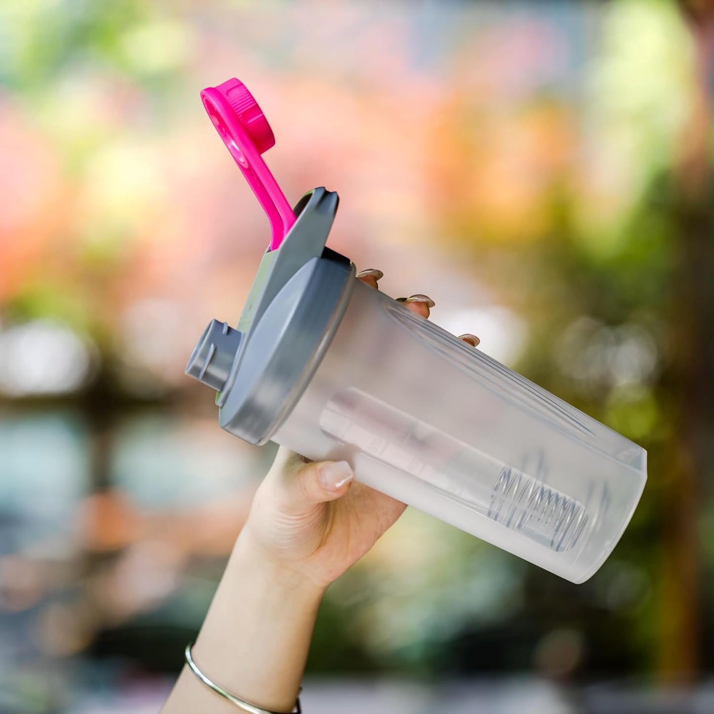 Mr. Pen- Shaker Bottles for Protein Mixes with Twist Cap, 28 oz, Protein Shaker Bottle with Wire Whisk Ball, Shaker Cup, Mixer Bottle