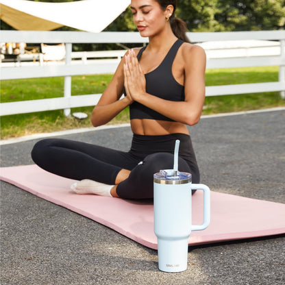 40 oz Tumbler with Handle and Straw Lid,Insulated Reusable Stainless Steel Water Bottle Travel Mug，Cupholder Friendly Double Wall Vacuum Sealed Cup (Black)