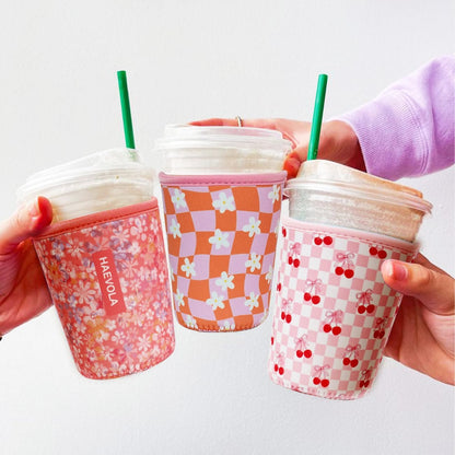 Reusable Insulated Neoprene Iced Coffee Cup Sleeve, Durable Drink Sleeve for Cold Beverages, Beverage Holder for Iced Coffee, Floral Checkers