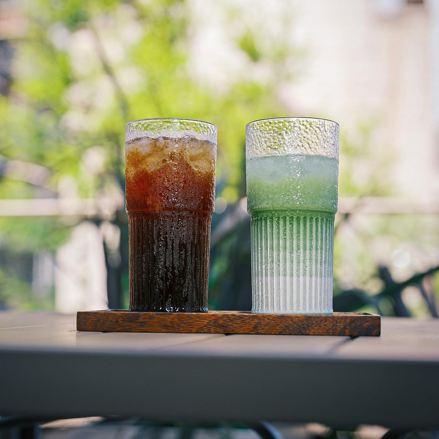 SUROQUE 20oz Ribbed Glass Tumblers with Lids & Straws, Ideal for Iced Coffee, Cocktails & More - Includes Cleaning Brush