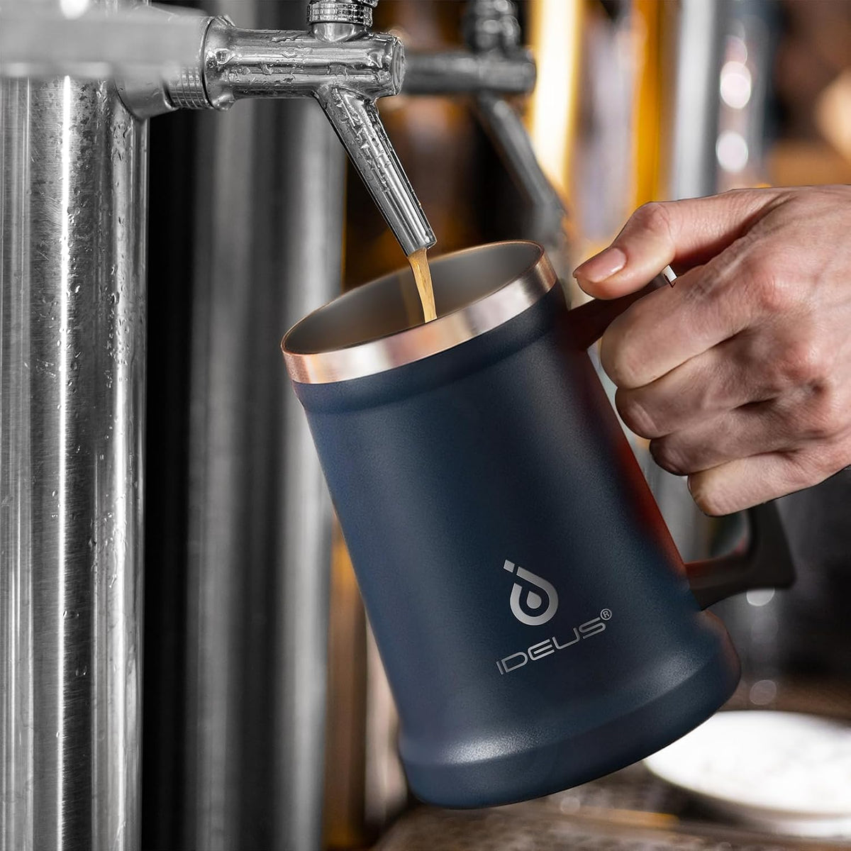 Insulated Beer Stein, 24/34oz Stainless Steel Double Walled Beer Mug Giant Bar Drinkware Metal Beer Cup with Big Grip Handle (Black, 24 ounces (710ml))
