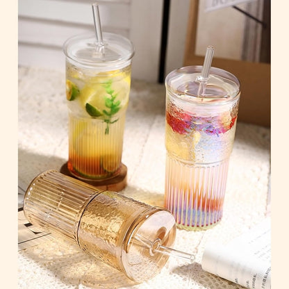 Glass Coffee Cups with Lids and Straws, 20oz Drinking Jar Glass Tumbler for Iced Coffee, Vintage Ripple Glassware Smoothie Cups, Pink, 2Pcs