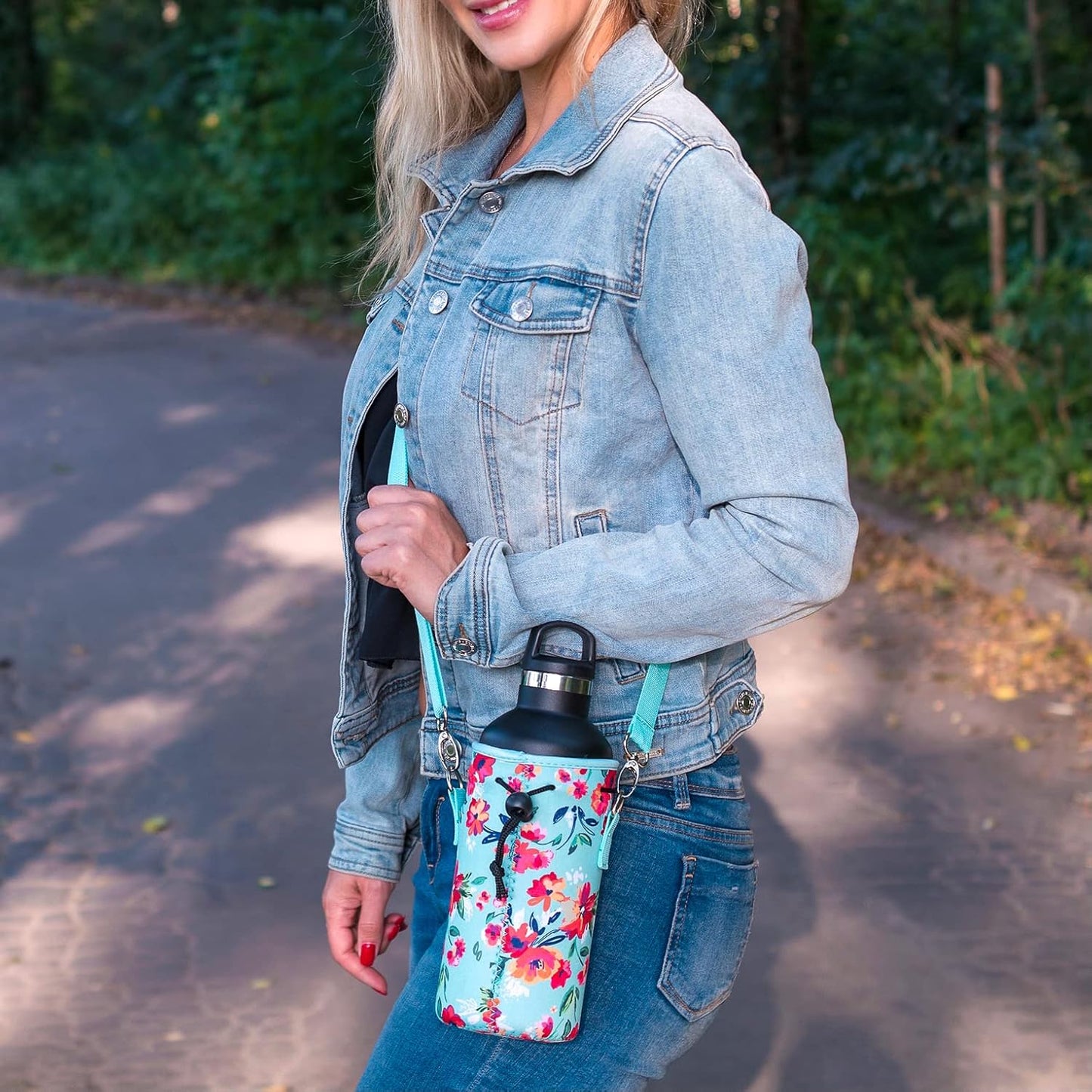 Made Easy Kit Neoprene Water Bottle Carrier Holder with Adjustable Shoulder Strap for Insulating & Carrying Water Container Canteen Flask Available in 5 Sizes (Black, M (16oz-22oz))
