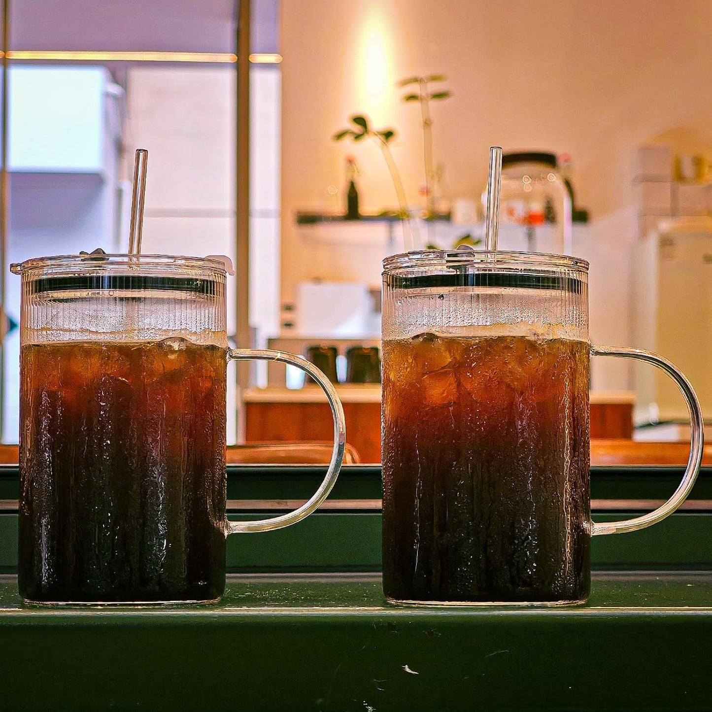 SUROQUE 20oz Ribbed Glass Tumblers with Lids & Straws, Ideal for Iced Coffee, Cocktails & More - Includes Cleaning Brush
