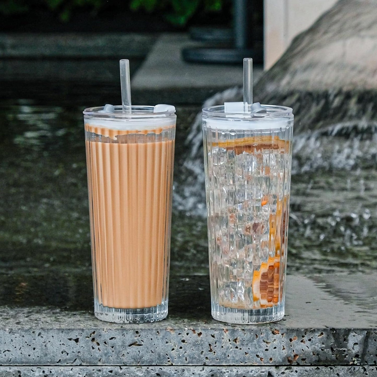 SUROQUE 20oz Ribbed Glass Tumblers with Lids & Straws, Ideal for Iced Coffee, Cocktails & More - Includes Cleaning Brush
