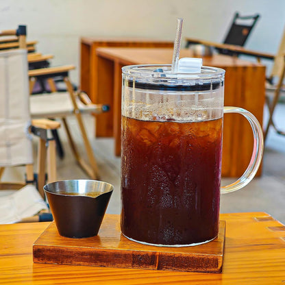 SUROQUE 20oz Ribbed Glass Tumblers with Lids & Straws, Ideal for Iced Coffee, Cocktails & More - Includes Cleaning Brush