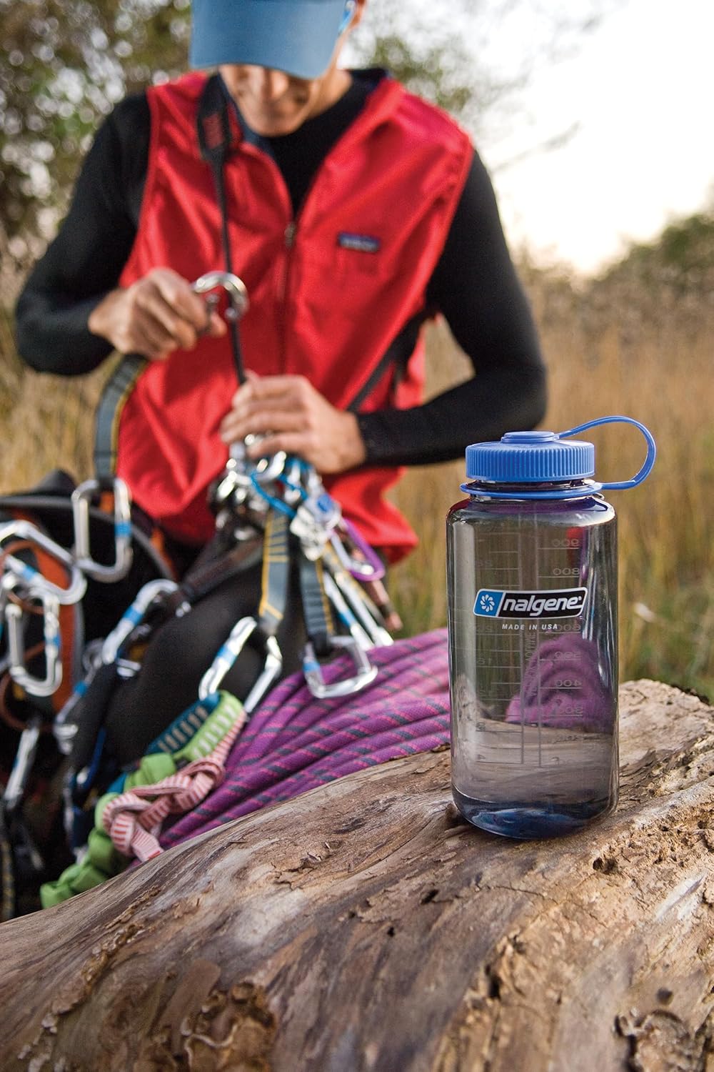Nalgene 32 oz Wide Mouth Water Bottle | BPA-Free, Durable & Leak Proof, Lightweight Bottle for Hiking & Gym, Work & Travel