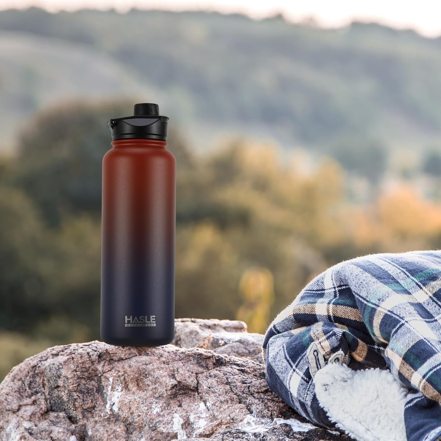 HASLE OUTFITTERS 32 oz Insulated Water Bottle Stainless Steel Double Walled Vacuum Sports Water Bottle with 2 Lids (Straw and Spout Lid) for Gym Camping Hiking(Black,1)