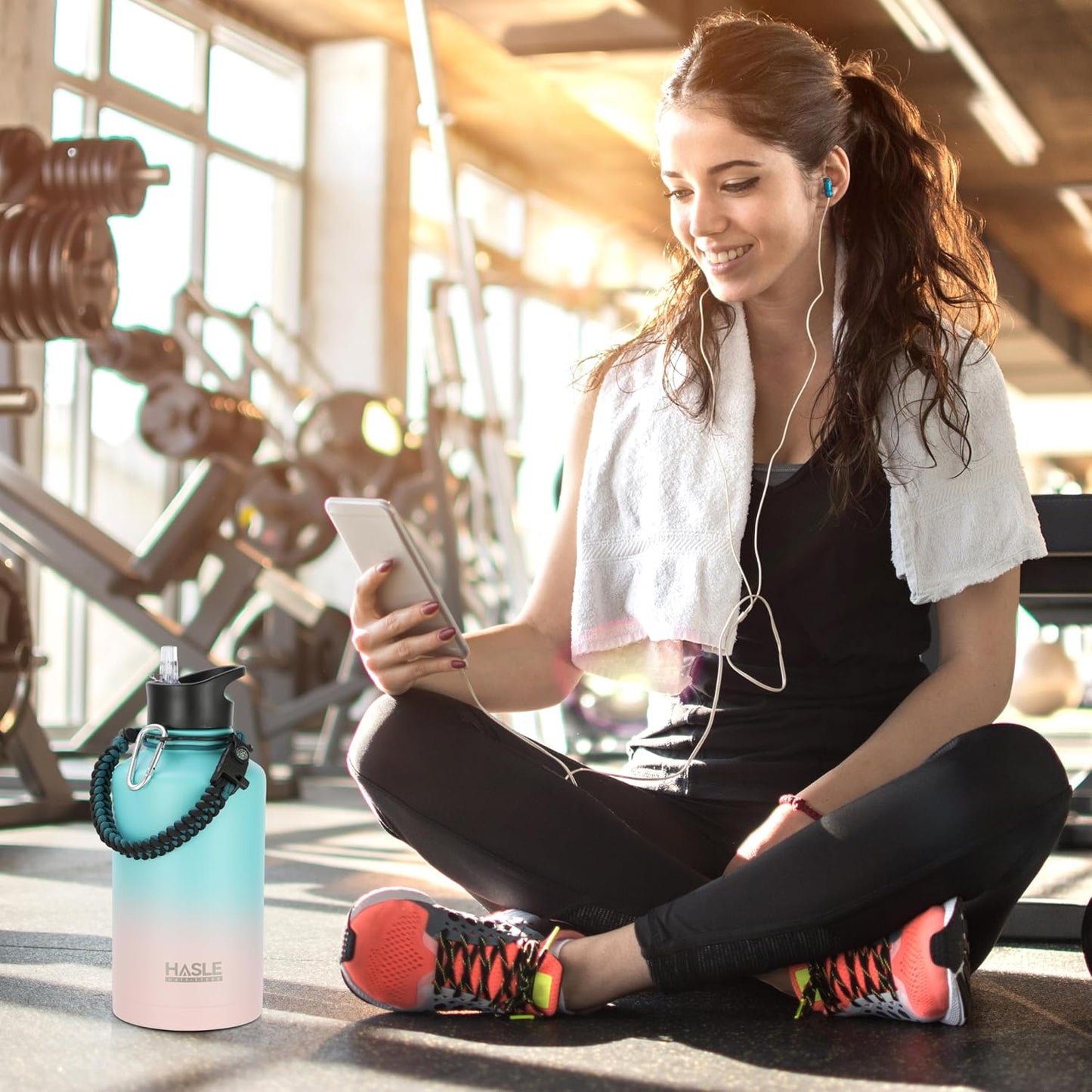 HASLE OUTFITTERS 32 oz Insulated Water Bottle Stainless Steel Double Walled Vacuum Sports Water Bottle with 2 Lids (Straw and Spout Lid) for Gym Camping Hiking(Black,1)