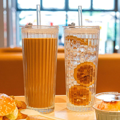 SUROQUE 20oz Ribbed Glass Tumblers with Lids & Straws, Ideal for Iced Coffee, Cocktails & More - Includes Cleaning Brush