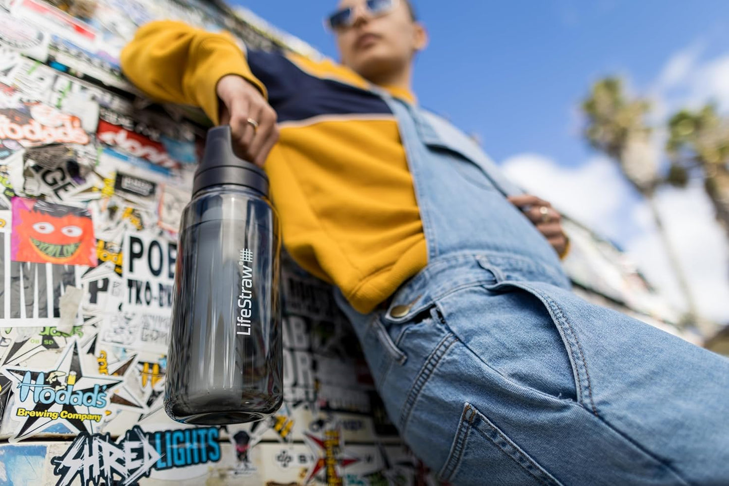 LifeStraw Go Series – BPA-Free Water Filter Bottle for Travel and Everyday use removes Bacteria, parasites and microplastics, Improves Taste, 22oz; Clear