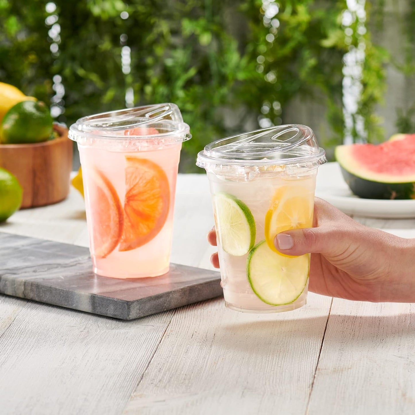 GUSTO Clear Plastic Cups with Lids [24 oz - 100 Count - Disposable Iced Coffee Drink Cups with Strawless Sip Lids for Smoothies, Juices, and More - (Formerly Comfy Package)