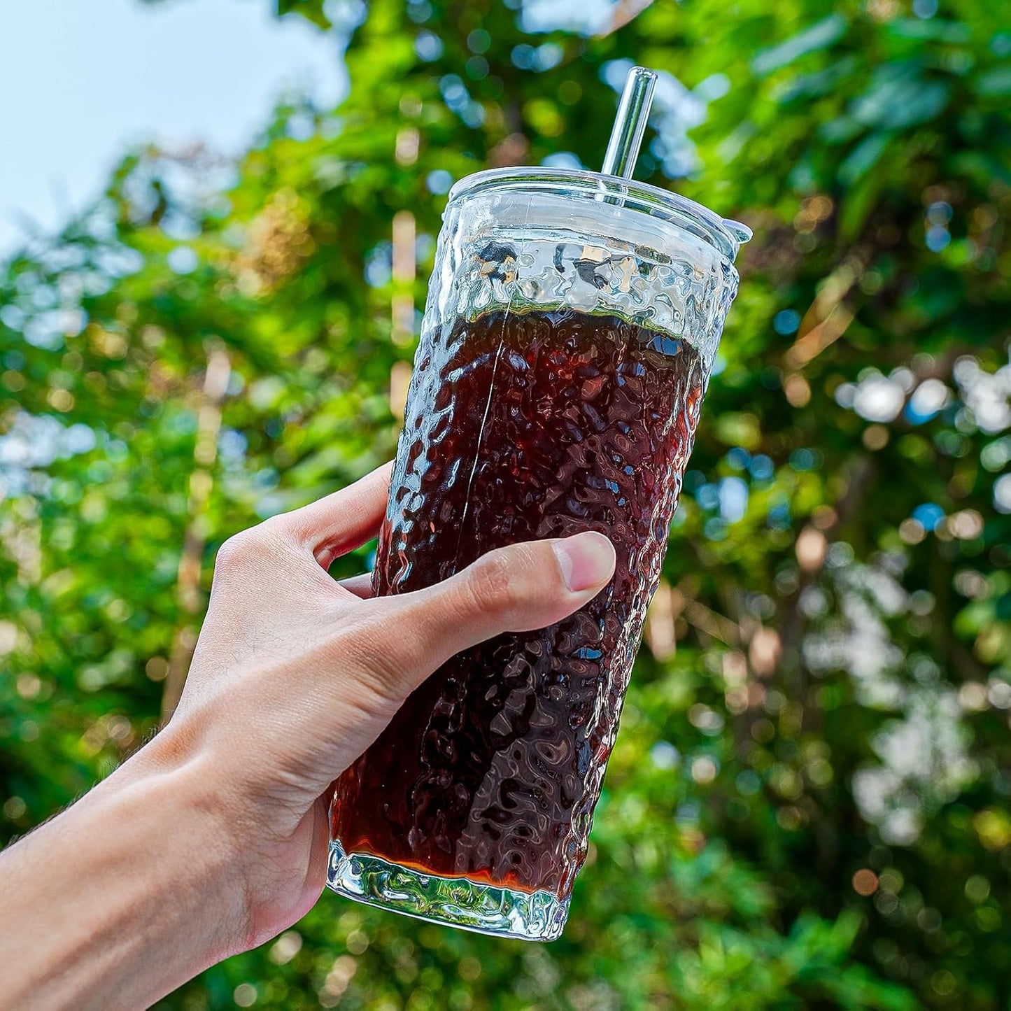 SUROQUE 20oz Ribbed Glass Tumblers with Lids & Straws, Ideal for Iced Coffee, Cocktails & More - Includes Cleaning Brush